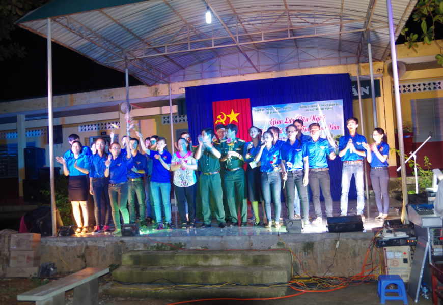 Thực hiện công tác dân vận và phong trào “Quân đội chung sức xây dựng nông thôn mới” năm 2016 Thực hiện công tác dân vận và phong trào “Quân đội chung sức xây dựng nông thôn mới” năm 2016