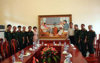 Lễ bàn giao hiện vật do Bộ Quốc Phòng tăng khu lưu niệm GS, VS Trần Đại Nghĩa