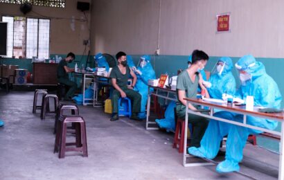Trường SQKTQS triển khai tiêm vaccine COVID-19 (mũi 1) cho tất cả Học viên, Hạ sĩ quan chiến sĩ trong toàn Trường Trường SQKTQS triển khai tiêm vaccine COVID-19 (mũi 1) cho tất cả Học viên, Hạ sĩ quan chiến sĩ trong toàn Trường