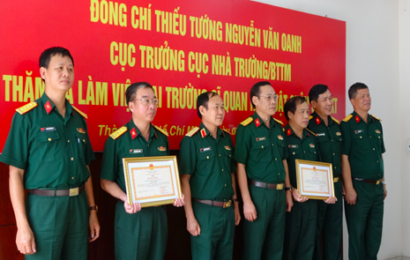 Thiếu tướng Nguyễn Văn Oanh, Cục trưởng Cục Nhà trường/BTTM thăm và làm việc tại trường Sĩ quan Kỹ thuật Quân sự Thiếu tướng Nguyễn Văn Oanh, Cục trưởng Cục Nhà trường/BTTM thăm và làm việc tại trường Sĩ quan Kỹ thuật Quân sự
