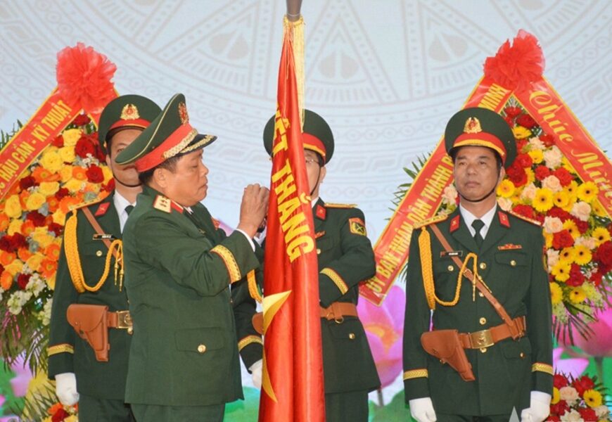 TRƯỜNG SĨ QUAN KỸ THUẬT QUÂN SỰ ĐÓN NHẬN HUÂN CHƯƠNG BẢO VỆ TỔ QUỐC HẠNG NHẤT TRƯỜNG SĨ QUAN KỸ THUẬT QUÂN SỰ ĐÓN NHẬN HUÂN CHƯƠNG BẢO VỆ TỔ QUỐC HẠNG NHẤT